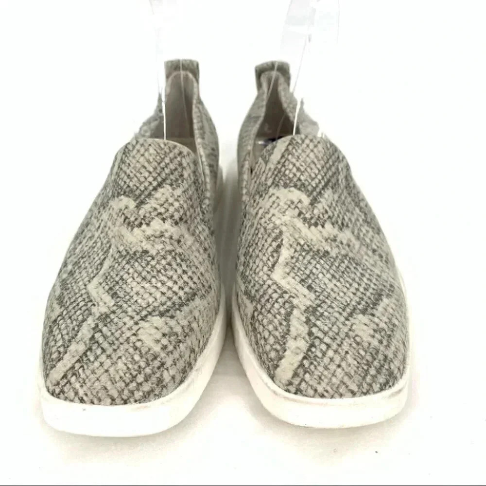 Franco Sarto flats size 8.5 38.5 Boston cream gray snakeskin print faux leather - Picture 2 of 12